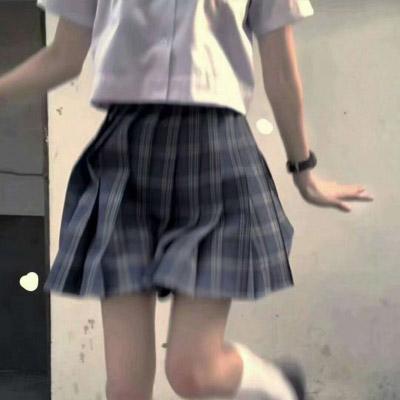 部位女头短裙控 中学生筷子腿图片 第15张