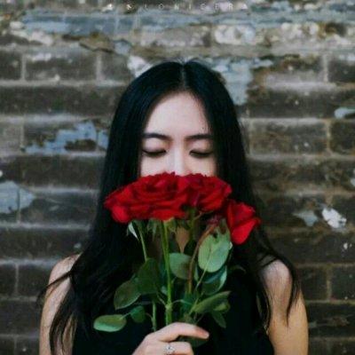 紫红玫瑰花头像 总有一些人一直爱着你 第1张